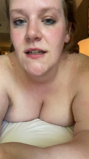 I love getting fucked like this. #bbw #pale #blueeyes #daddydom #doggystyle https://t.co/d9jVVT98Ns