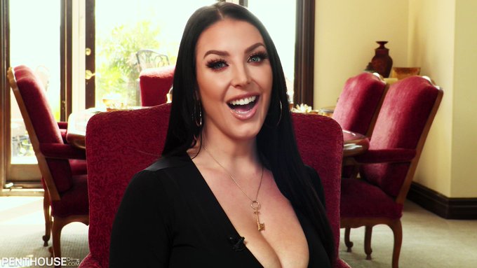 Get a behind the scenes look at @ANGELAWHITE's Pet of the Month shoot! https://t.co/MYsDfiGiFV