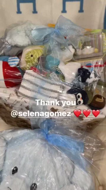 GomezSource s video Tweet