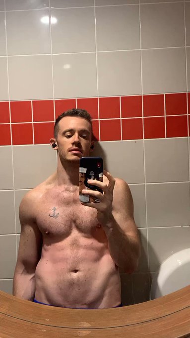 Lick me ? https://t.co/veTsQEllt2
