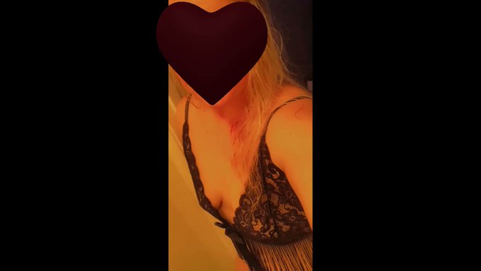 Kinky Ones’s pics and videos