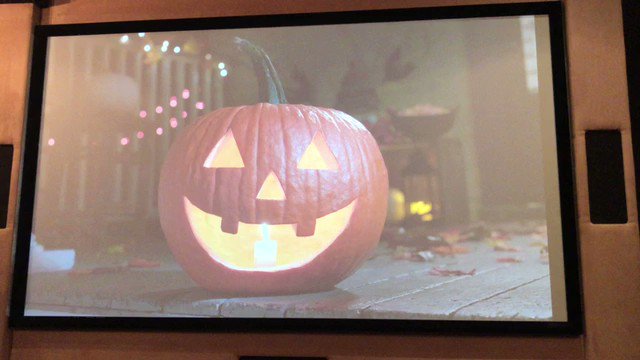 The @Shudder service has a 24-hour streaming jack o’ lantern and I’m so happy right now. https://t.co/a3CbSoYCFx