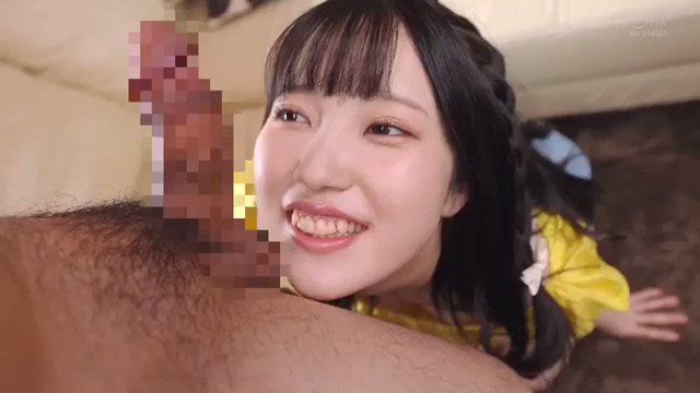 小柄な身体に重力に逆らう上向き美巨乳Gカップ。
腕より太く口にも入りきらないような巨チンを挿入されイキまくり。 
https://t.co/kOOccoDwHF