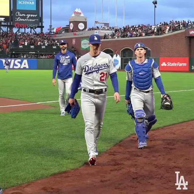 Dodgers at Giants / Twitter