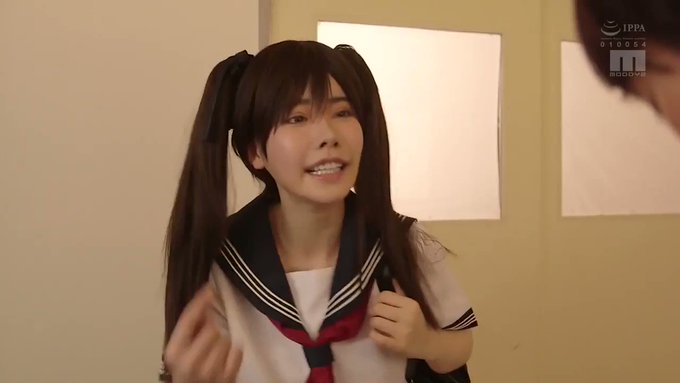 ある日同級生と言い合いになり、ひょんなことから合体したまま抜けない状態になってしまう...
日常生活を交尾したまま送ることとなり、あらゆるところでS●Xしまくる！

 https://t.co/2vJHO1A58X