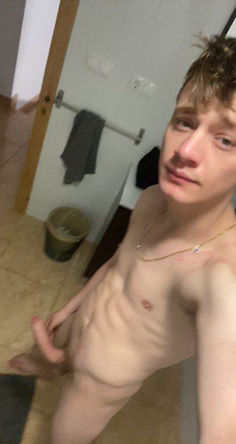 Someone suck me off ?  

♻️ retweet if you’d do it for me ♻️ https://t.co/gxjdoMN61t