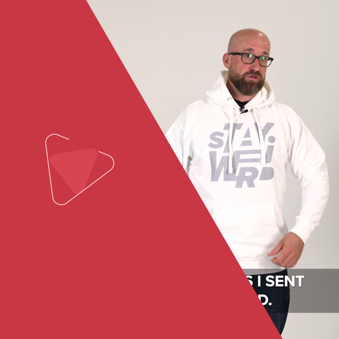 How do you choose the right hoodie model for your online store when there are so many? 👕 Start