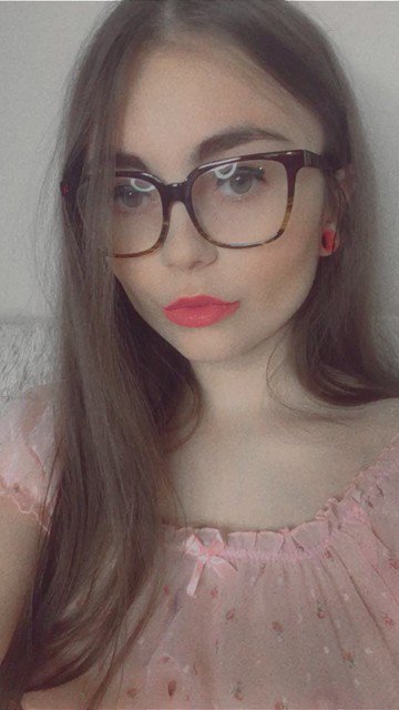 Model - Julie Grace tits