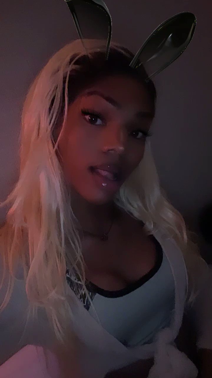 Eye Candy 🍬 on X: 🤩 t.coUG4Lljtakn  X