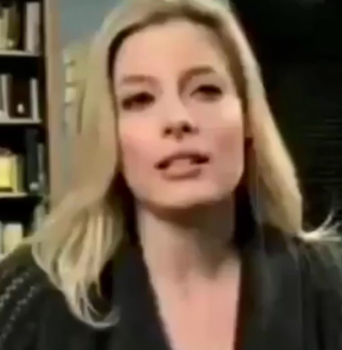 HAPPY BIRTHDAY GILLIAN JACOBS <3 