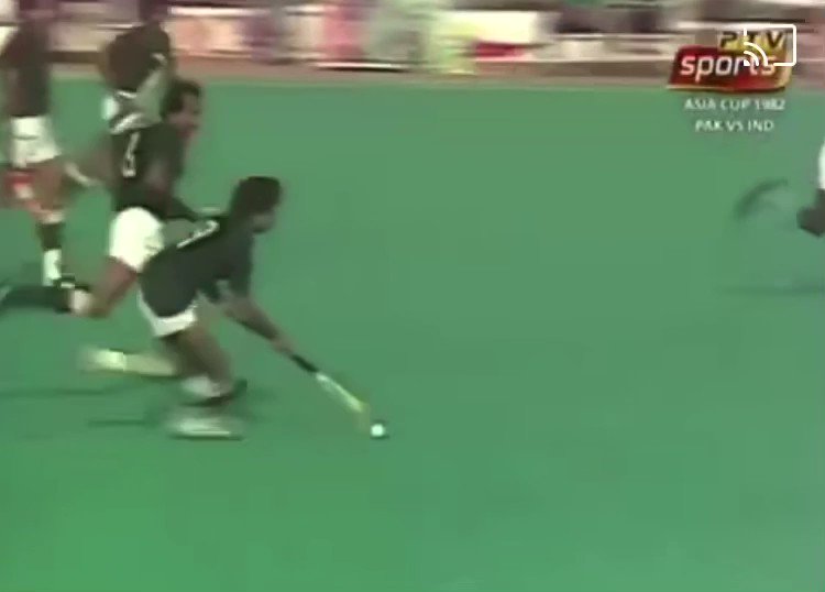We were lucky to have seen the magic of 🇵🇰 Hockey! Enjoy this Hassan Sardar goal! ❤️