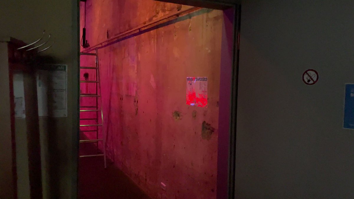 Letzte Tests und Einstellungen an „1510.1001“. Dennis Lyskawka und Dennis Köhler für das #DARK #Festival, Alt-Arnsberg, 21.10.-24.10.2021 <a class=\"link-mention\" href=\"http://twitter.com/LichtforumNRW\" target=\"_blank\">@LichtforumNRW</a>
#licht #light #light #lightart #arnsberg #maker #touchdesigner #led #digitalisierung #südwestfalen <a href=\"https://t.co/5KFyN2wiM9\" class=\"link-tweet\" target=\"_blank\">https://t.co/5KFyN2wiM9</a>