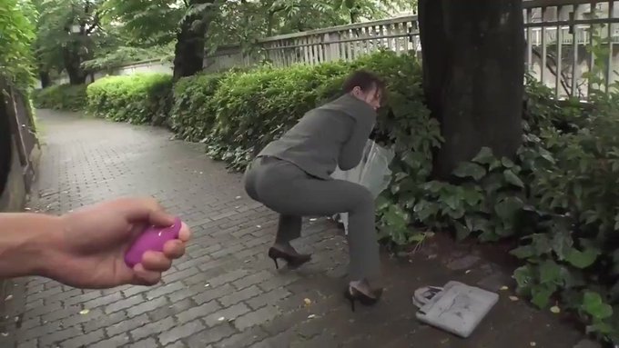 ネットで話題沸騰のデンジャラスな女。
その名も舐めしゃぶりビッチの「あかり」
よだれだすわ白目むくわ、なかかなのビッチぶり。

大胆でめっちゃ求めてくるエロ。  
https://t.co/5wDqX37k7f
