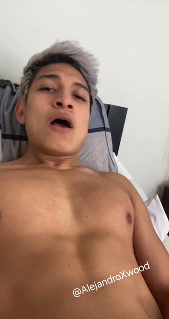 Watch me shoot a load in my mouth ??? . Like and rt if you want warm leche ? // https://t.co/uWDh7G5IIm