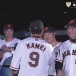 一人一人に挨拶する亀井選手、本当に泣ける!