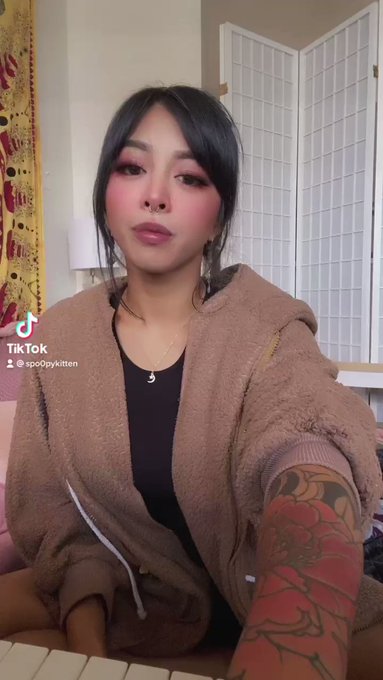 come thruuuu 💘💓💞✨ https://t.co/8l5pRF3NEk<a href="/tag/throne"class="tags"><span>#throne</span></a><a href="/tag/wishlist"class="tags"><span>#wishlist</span></a>