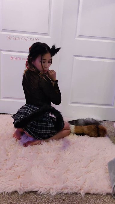 What're you looking at? 😜 https://t.co/HUwSRSd1hz<a href="/tag/humpday"class="tags"><span>#humpday</span></a><a href="/tag/wednesdaythought"class="tags"><span>#wednesdaythought</span></a>