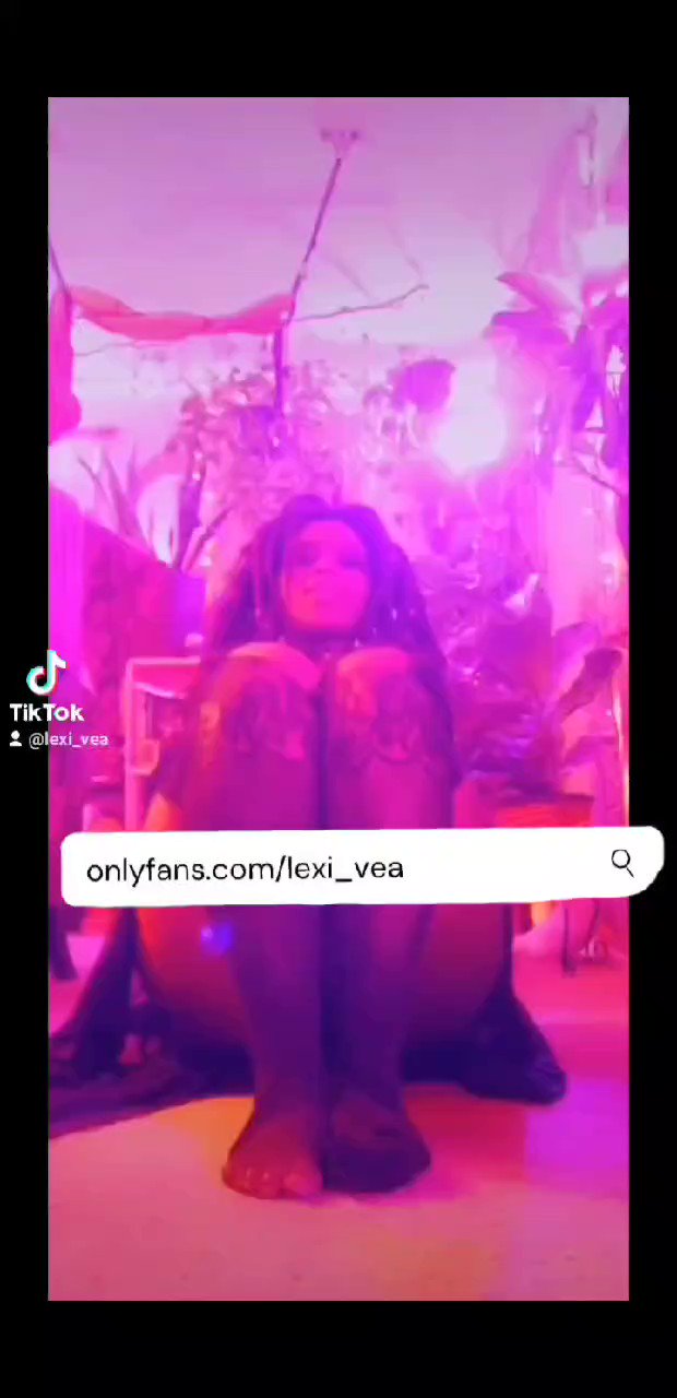 Lexi Vea on X: Come on down to farm👩🏿‍🌾🐓 #onlyfans #onlyfanspromotions  #onlyfansblackwomen t.coF7eGnf9z9N  X