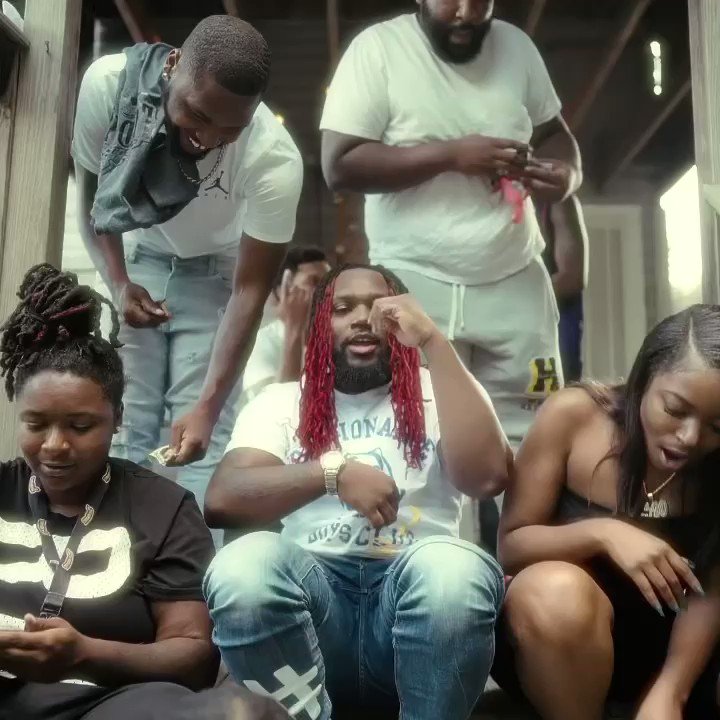 RT @LordLukeForever: @MoneyBaggYo Should Moneybagg yo sign me? https://t.co/b6H0Udh1Ze