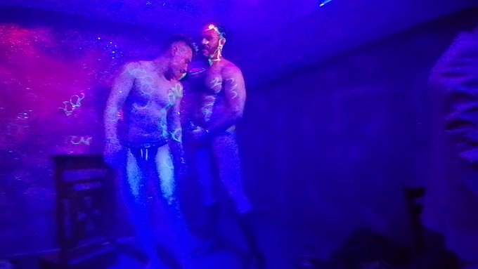 Disfruta el show HARD CORE completo con @vic_twink en PUSH CUAUHT?MOC HOMBRE A HOMBRE en
https://t.co/om3UmcyJdv