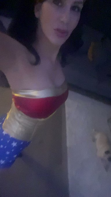 Happy Halloween 🎃 #Halloween #halloween2021 #halloweencostume #WonderWoman #australiassweetheart https://t