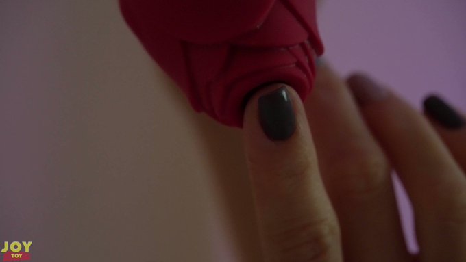 Testing a new toy... the result is as follows: two orgasms in 4 minutes 🥵 Full video on my fan page (link<a href="/tag/blonde"class="tags"><span>#blonde</span></a><a href="/tag/milf"class="tags"><span>#milf</span></a><a href="/tag/fansly"class="tags"><span>#fansly</span></a>