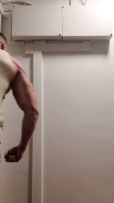 #hulk #monster #halloween #Frankenstein #bodybuilder #muscles https://t.co/HKoqRk2PDK