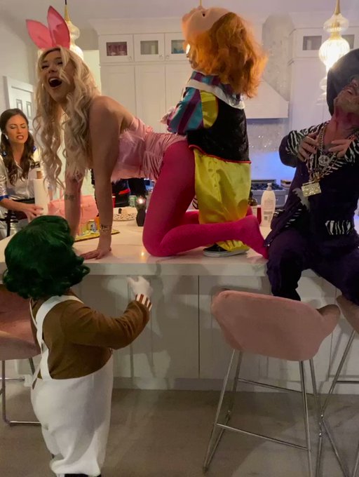 Best Halloween ever ? https://t.co/DigAaarVRM