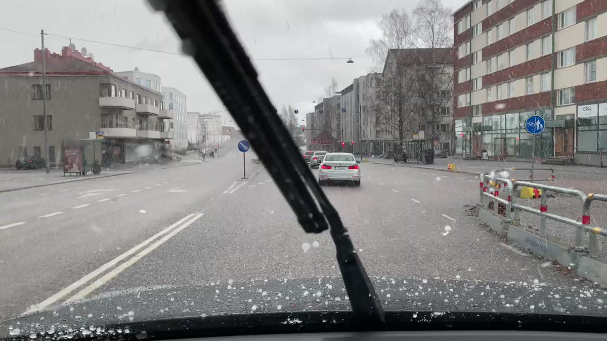 It's raining in Helsinki https://t.co/tFEl1mXDxz