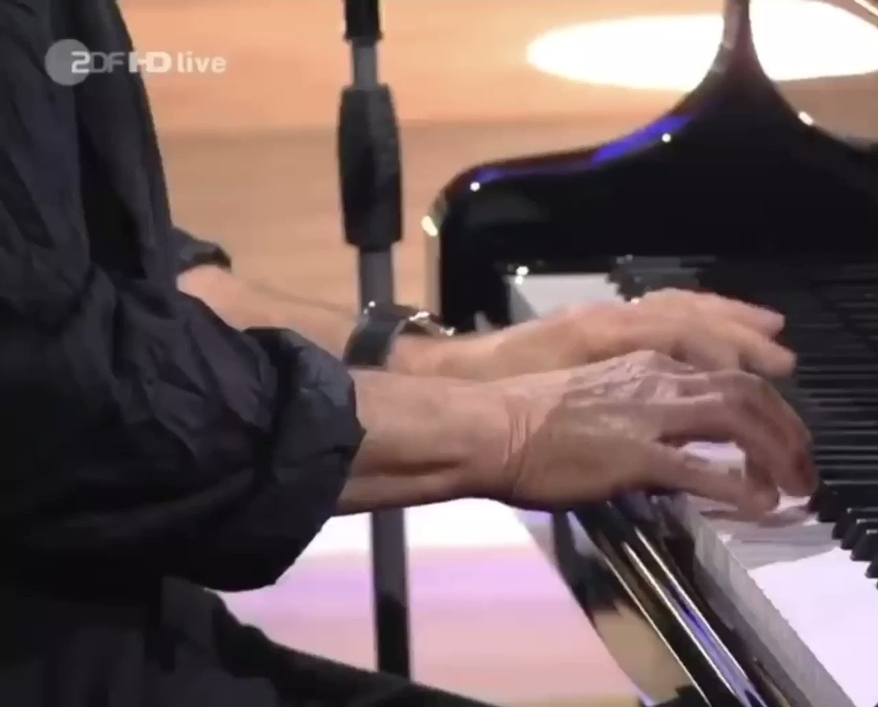 HAPPY BIRTHDAY TO OUR KING BENNY ANDERSSON ¡! we love youuuu 