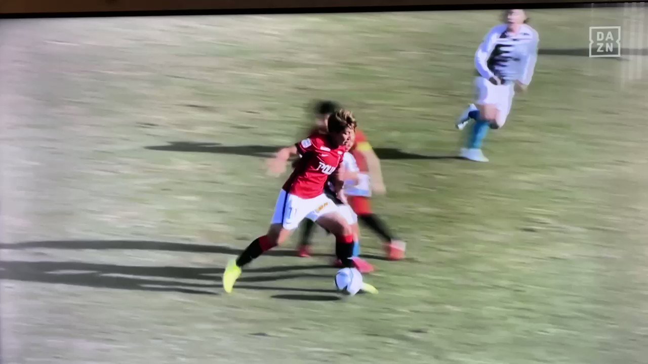 女子プロサッカーをつぶやく人 杉田選手はこのプレーでオフサイドの判定 その後 遅延行為かクレームかでイエローカードを喰らってしまった We League Jp 国際審判 とは T Co Usoi13qoge Twitter