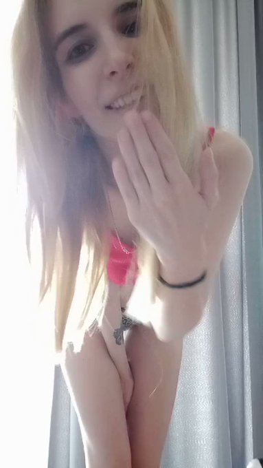 Helloka Dr&aacute;ga❣ Ki~Szeretne Kamival~Egy Huncut J&aacute;t&eacute;kot J&aacute;tszani?😻💞✅Nov.20-ig✅Ha~Az~&Ouml;sszes~Tweetemre! &Ouml;sszehozz&aacute;tok🔜800❤