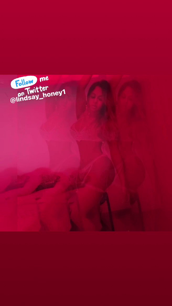 Model - Lindsay Honey HugeDick dildo