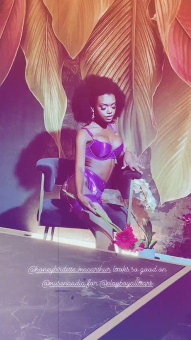 Fucking Stunning ?

I had the best time playing dress up with this beautiful doll @Muse_Naadia ?

Thank