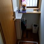 激狭トイレかと思いきや、二つの機能を持ち合わせたトイレだった。