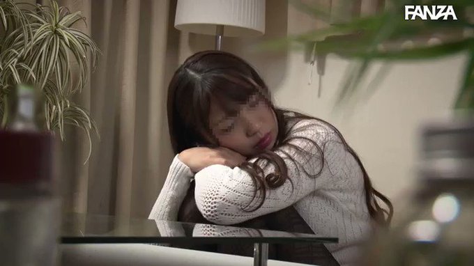 ⭐️【セール】⭐
    ～11月14日(日) 朝10:00 まで  200円～
️
終電がなくなったバイト先の後輩と自宅で飲み会。送別会終わりで明日から会え…

配信️👉 https://al.dmm.co.jp/?lurl=https%3A%2F%2Fwww.dmm.co.jp%2Fdigital%2Fvideoa%2F-%2Fdetail%2F%3D%2Fcid%3Dhunta00886%2F&af_id=pnpk-990&ch=api https://t.co/hPFr6kALnA