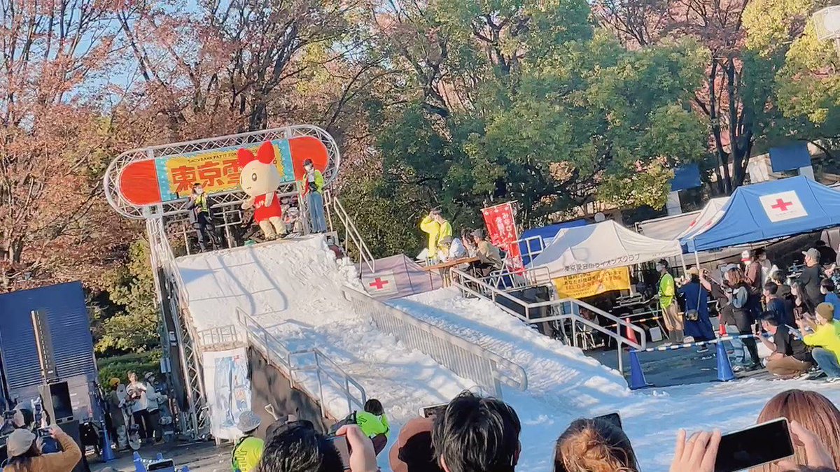 東京雪祭で？スノボー中の着ぐるみにとんでもない事件が起きたwww