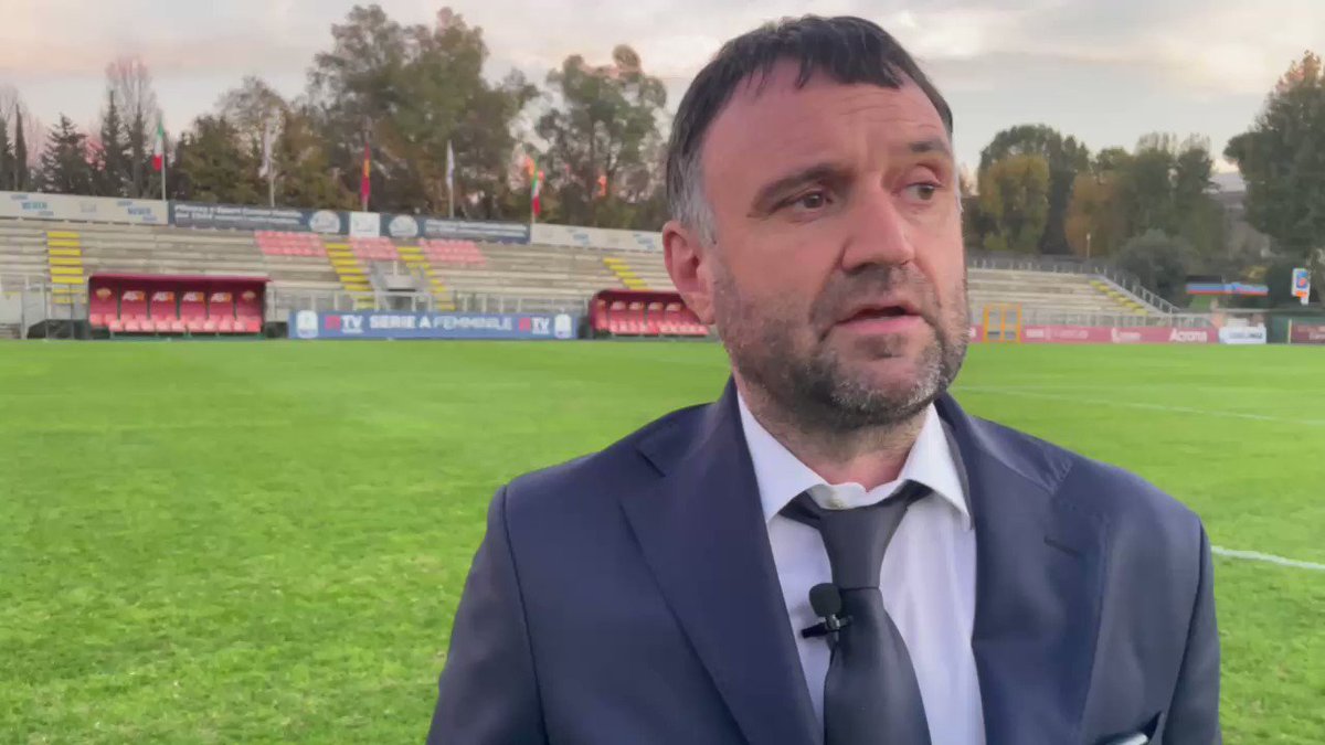  REACTION

Il DS Simone Mazzoncini commenta il momento difficile della Viola e guarda avanti ai prossimi impegni.

#ForzaViola 💜  #SerieAFemminile