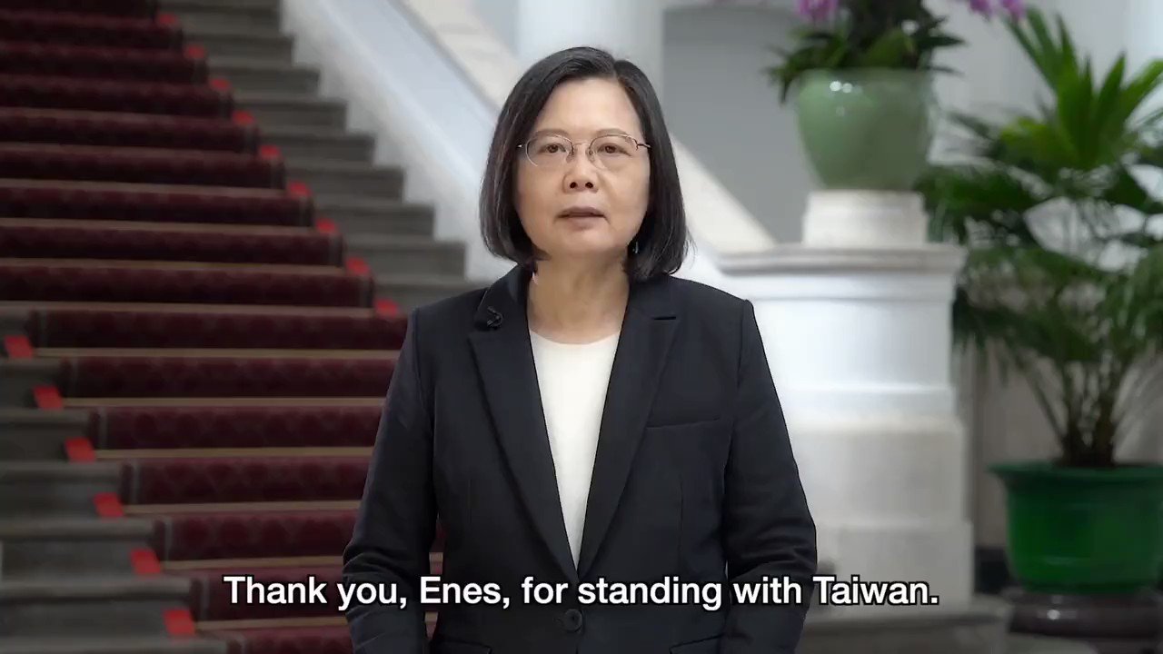 Re: [新聞] NBA球員坎特感謝蔡總統回應 發推文盼訪台