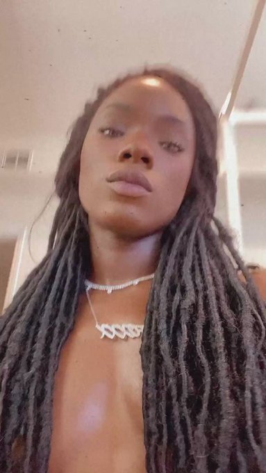 I’m gonna be a sexy mermaid today ??‍♀️? https://t.co/gF20x2ft6e