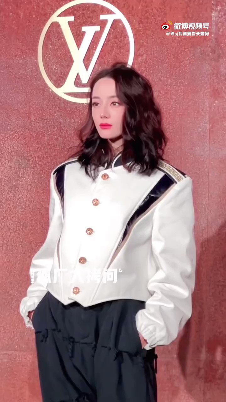 Dilraba Updates 迪丽热巴on X: #Dilireba for Louis Vuitton Fall in