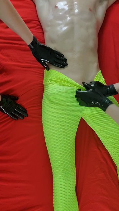Hot ? cock
@travissugaring
@pinocchio82 
#leggings #fetish #massage #curious 
https://t.co/v5TckNC3kP