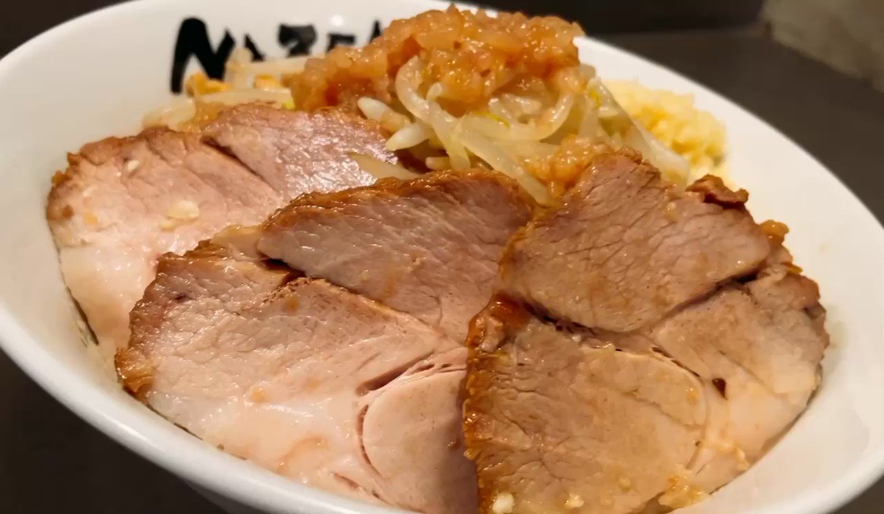 やまなしのラーメン Extremely large serving] Extra pork and extra vegetable oil