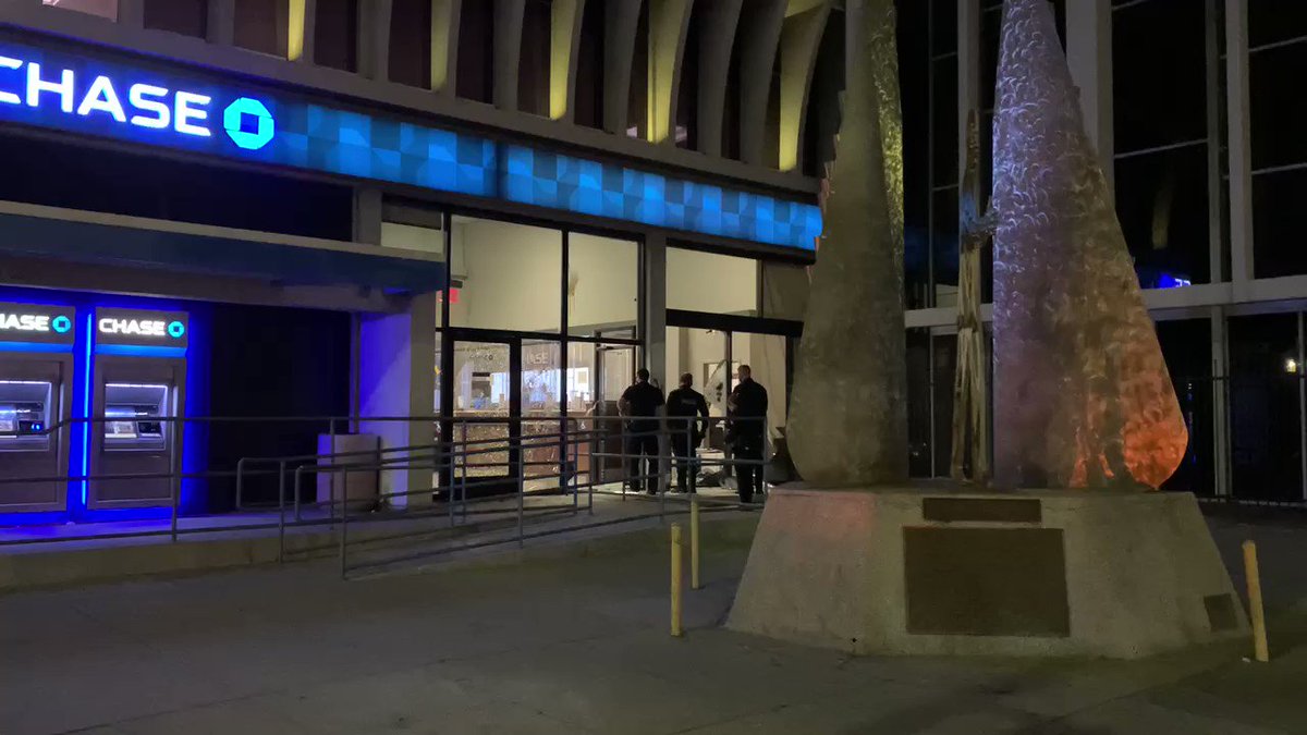 Image for the Tweet beginning: LAPD yelling into the bank