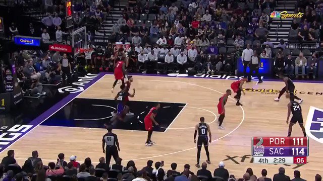 Damian Jones yams it all over Jusuf Nurkic https://t.co/9jSZULYeHH