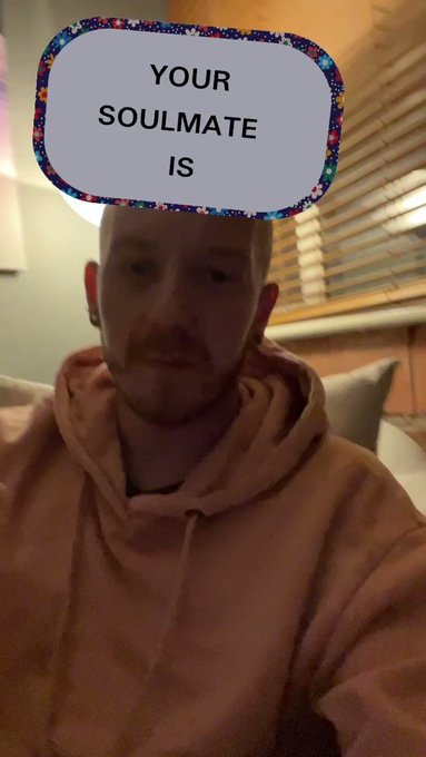 Hmmm, apparently my soulmate is the Fucking lamp ???♂?

#ILoveLamp

Or is it the wine? ? 

More likely