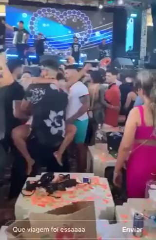 Mulher com buceta cabeluda se masturbando Magrinha gostosa anal amador