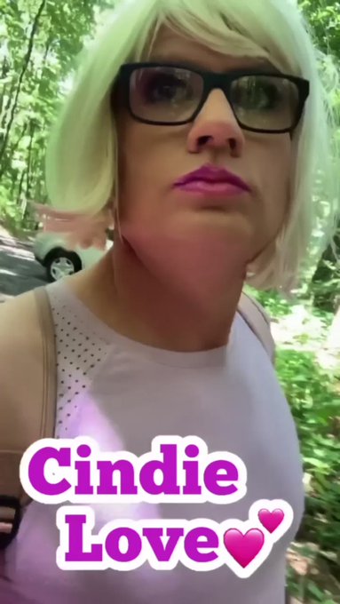 Mmmmm fuck I love so much being a risky public slut on hiking trails and everywhere else I go 😊 #sissy