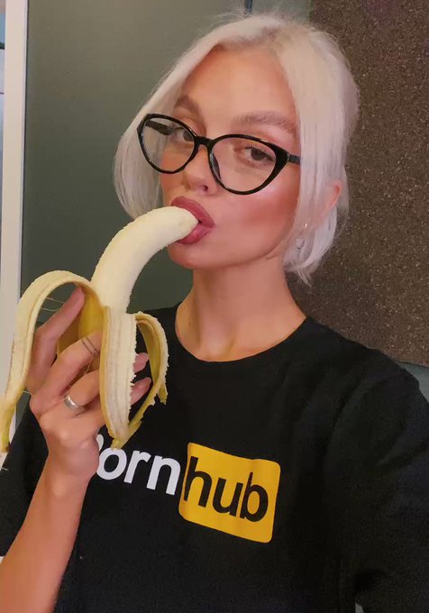 Would you like to be in the place of a banana?🍌
@Pornhub @PornhubModels https://t.co/CsbwuRcftW