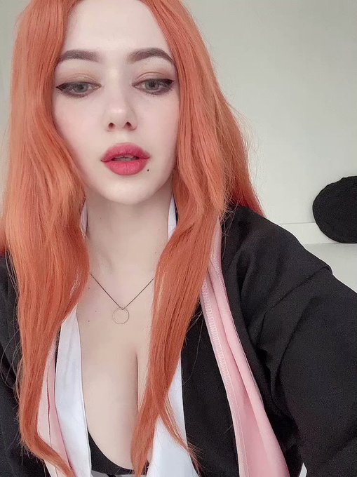 A mini spoiler of the next month’s photoshoot. Can you guess? ?

#backstage https://t.co/i3fPbQdr6v